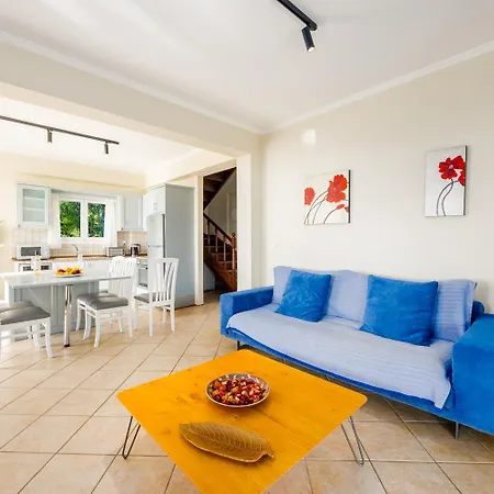 Eleni Agios Stephanos Villa *